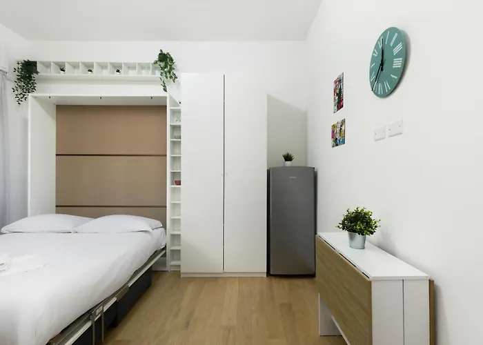 Apartment Station In 15 Min, Charming *