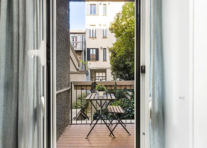 Station In 15 Min, Charming Apartment *